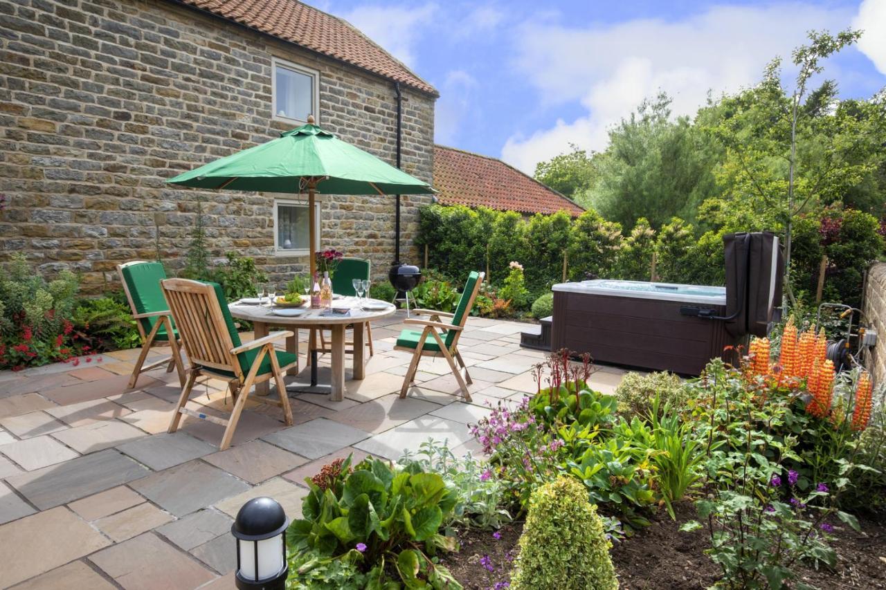 Thirley Cotes Farm Cottages スカーバラ エクステリア 写真