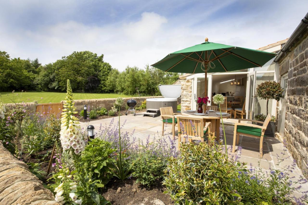 Thirley Cotes Farm Cottages スカーバラ エクステリア 写真