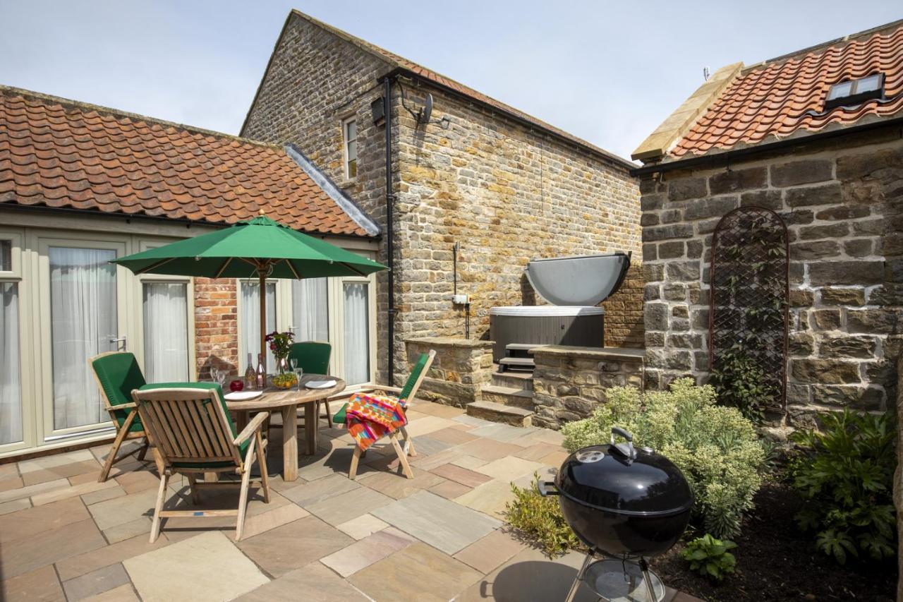 Thirley Cotes Farm Cottages スカーバラ エクステリア 写真