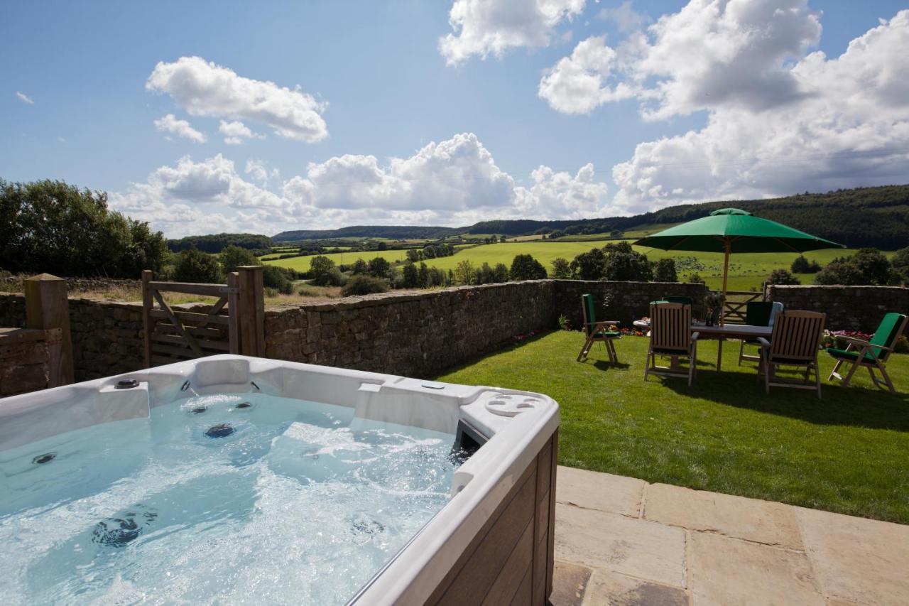 Thirley Cotes Farm Cottages スカーバラ エクステリア 写真