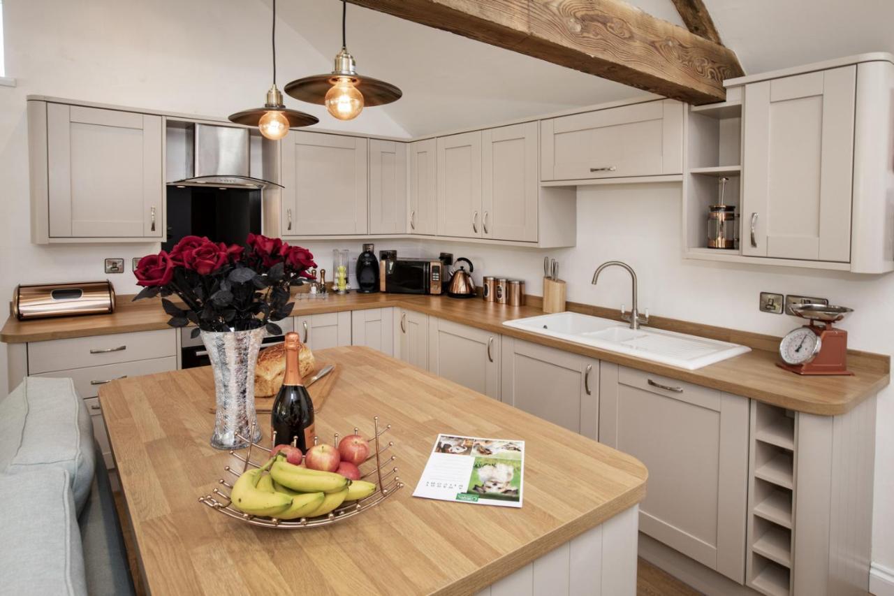 Thirley Cotes Farm Cottages スカーバラ エクステリア 写真